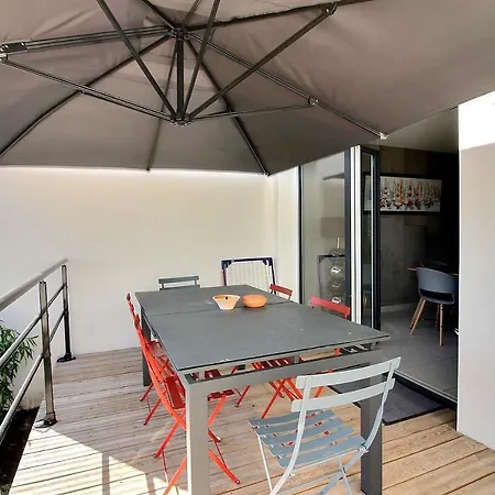 Pavillon Recent Pour 6 Personnes